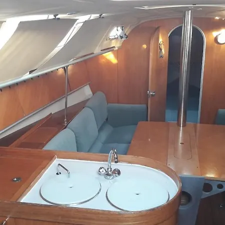 Botel Sailboat For Sea Ride Or Instructor Class *